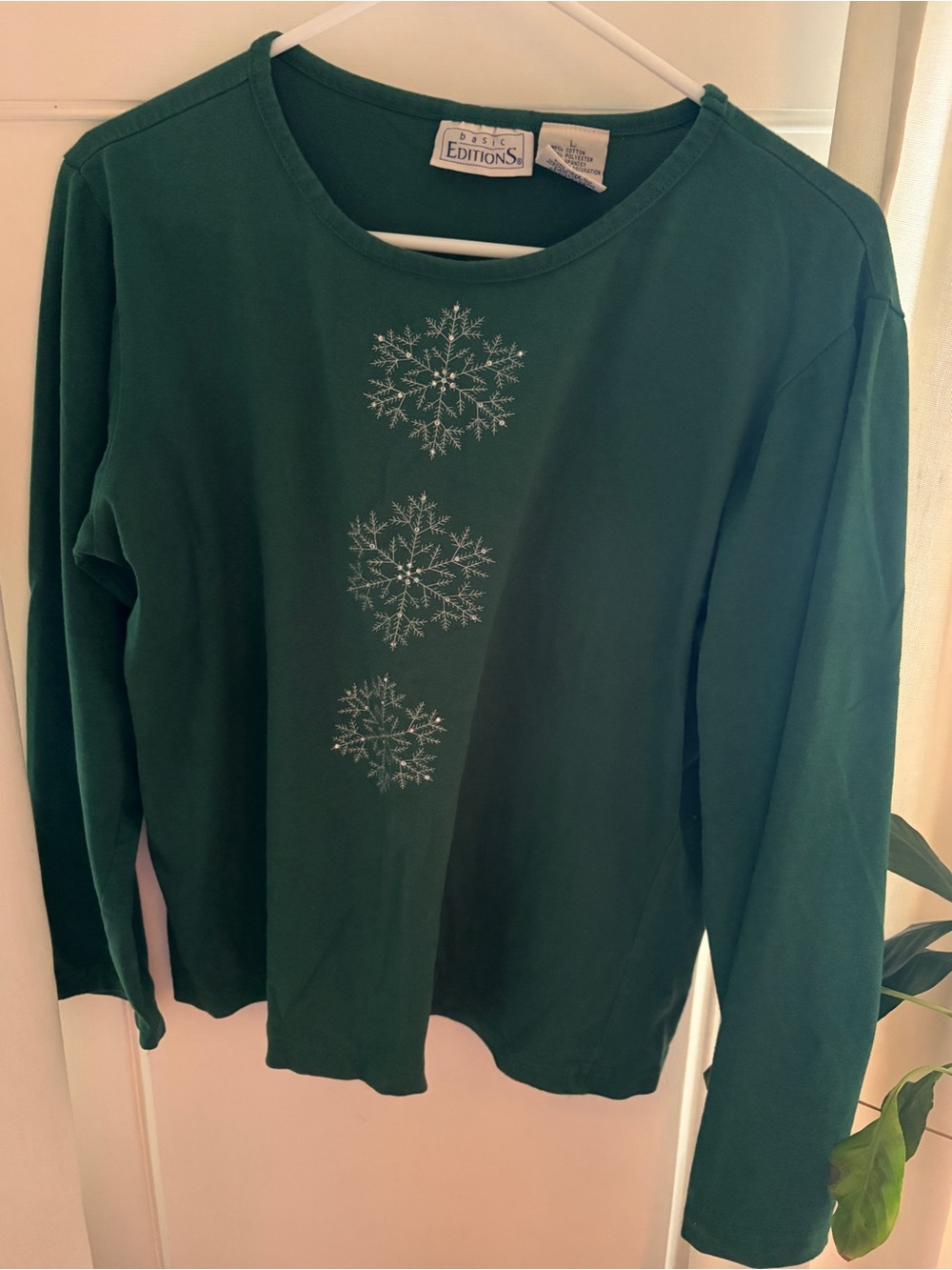 Basic Editions Ladies Snowflake Green Top Size L